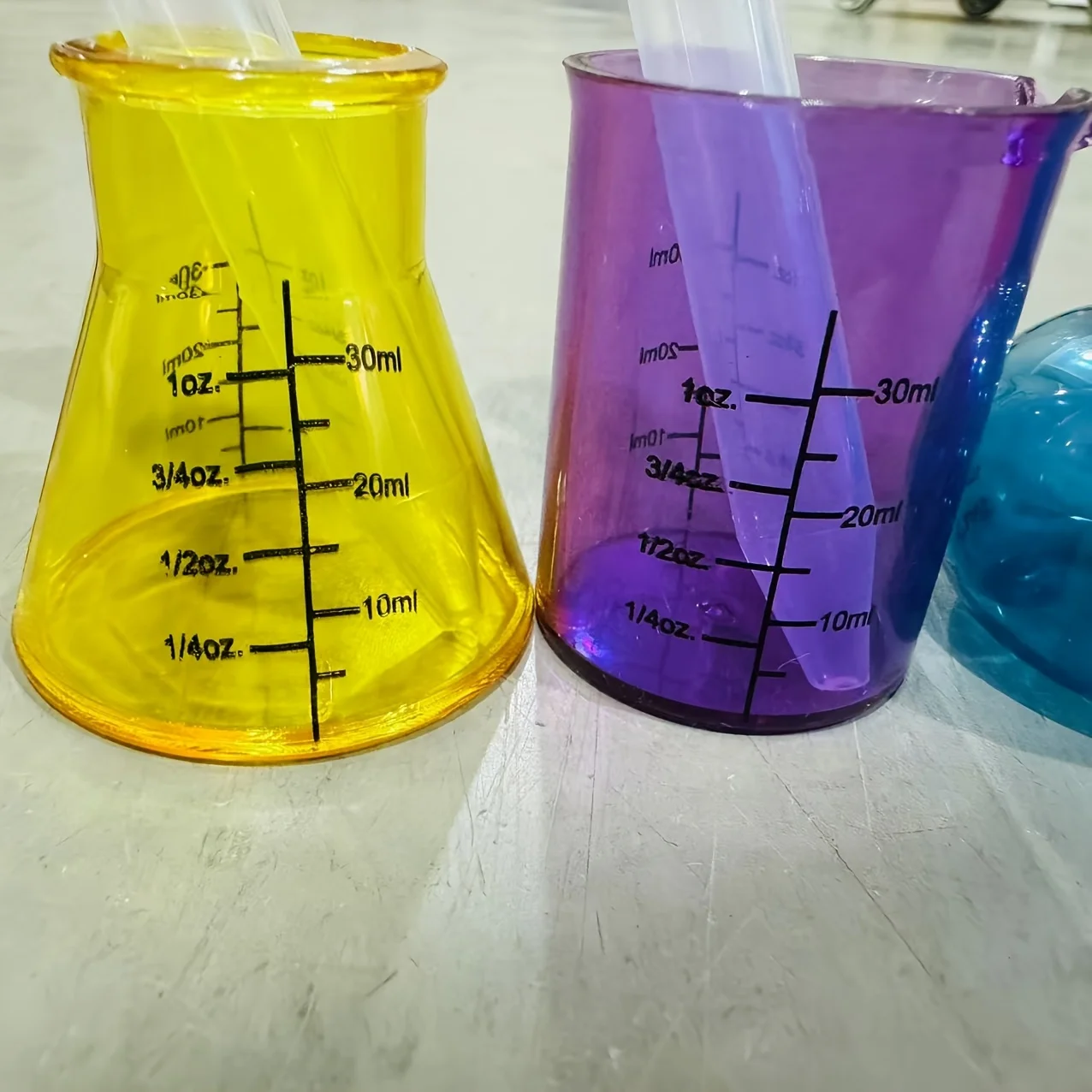 Plastic measuring cup 4 Colored Measuring Cups 4 Colored Droppers Educational Mini Measuring Cups for Plastic Science Experiment Sensory DIY