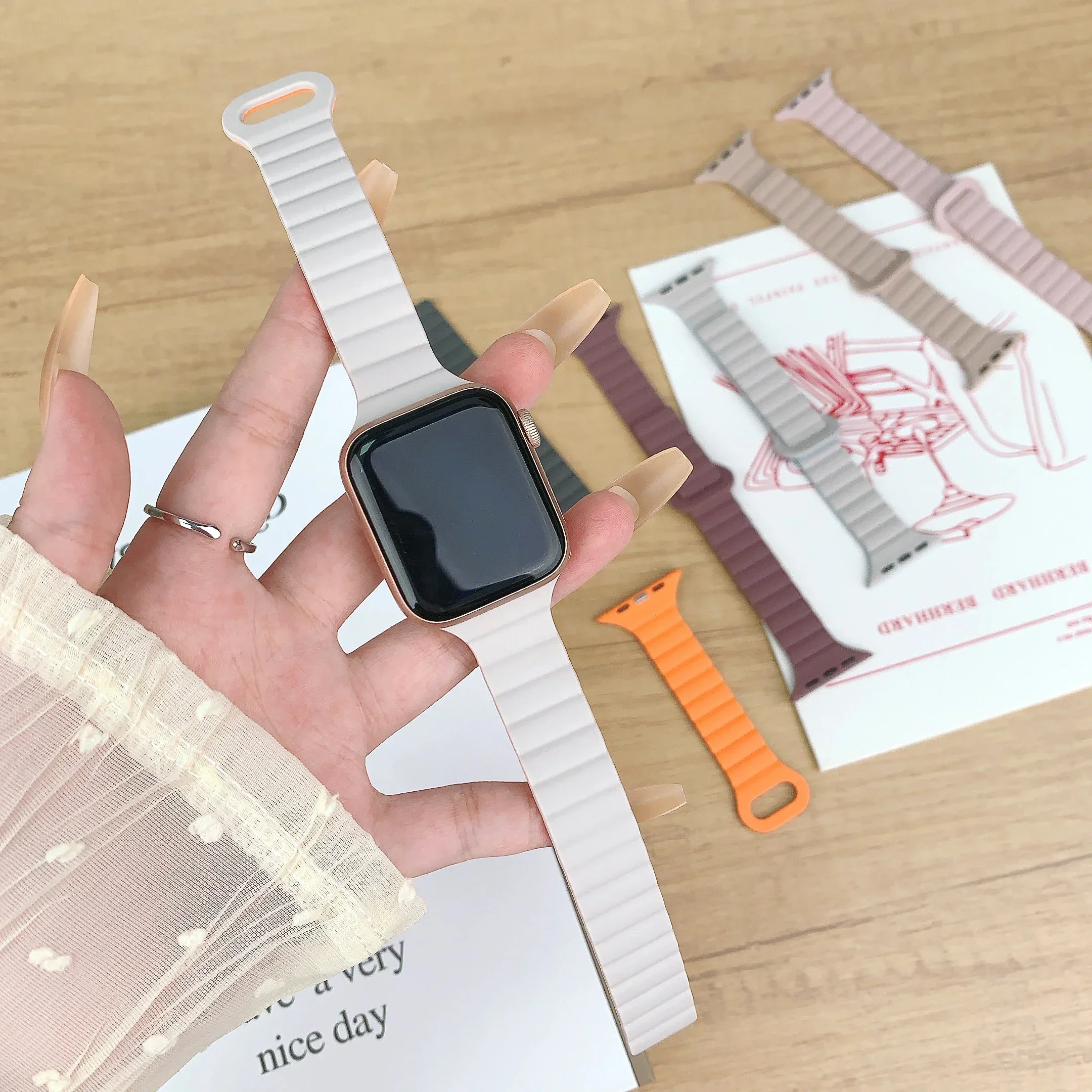 Damen Slim Silikonarmband Magnetarmband für Apple Watch S11 10 46/42 mm 45 mm 44 38 mm 40 mm 41 mm 42 mm iWatch SE 9 8 7 6 5 4 3 2 1 – Detail 11
