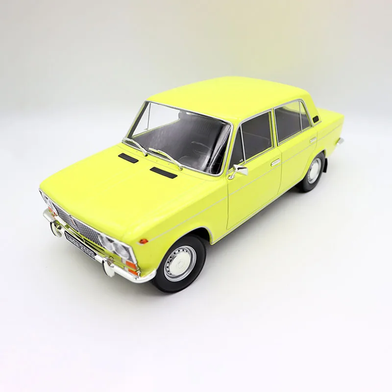

1/18 Scale Lada 1500 2103 Sedan 80s Alloy Car Model