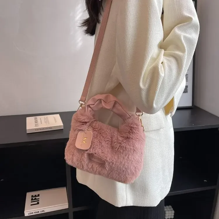 Shoulder Bags Autumn Winter Cute Plush Handbag NEW Simple Casual Sweet Street Fashion Stylish Personality Work Leisure Shopping
