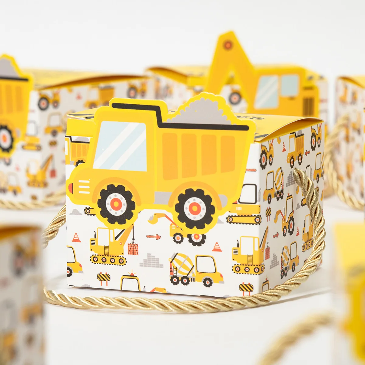 10 Stück süße Konstruktionsthema tragbare Süßigkeiten-Plätzchenbox Bagger Geschenkverpackungsboxen für Kindergeburtstag Babyparty Party Dekor