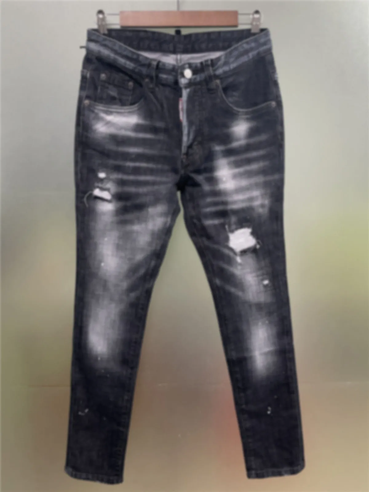 

2024 Spring and Autumn New Water Wash Worn Hole Patch Paint 3D Cutting Small Feet Blue D2 Jeans for Men