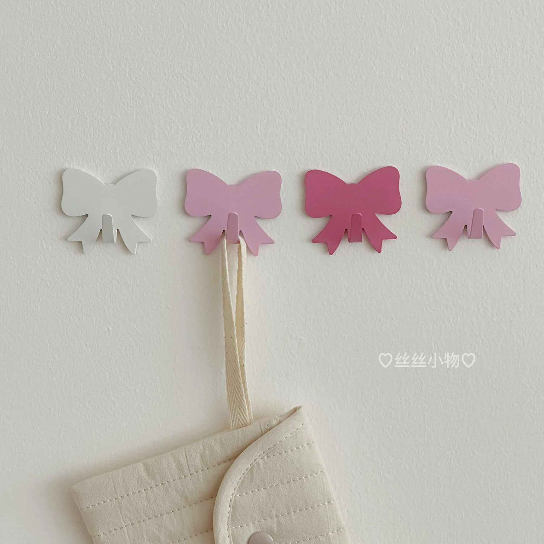 Charming Pink Bow Wall Hook - Decorative & Adhesive-Free Storage Solution