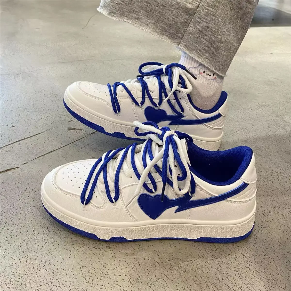 Men Sneakers Contrasting Colors Light Flat Shoes Ladies Outdoor Luxury Men Running Shoes Heart Pattern Women 2024