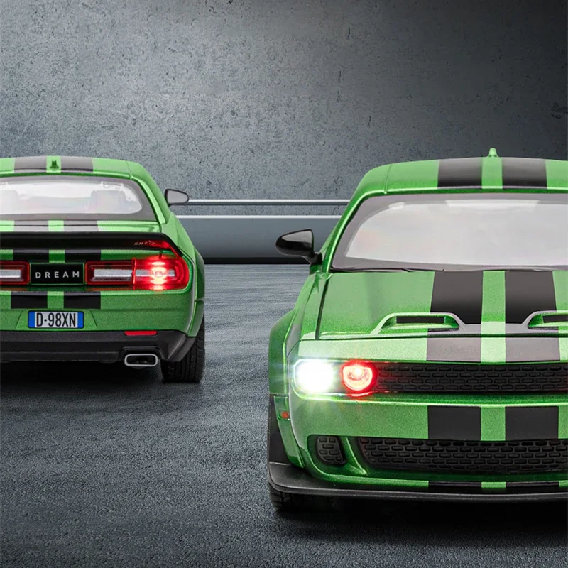1:24 Dodge Challenger SRT Hellcat Alloy Modified Racing Car Model Diecasts Metal Sports Car Model Sound and Light Kids Toys Gift 3