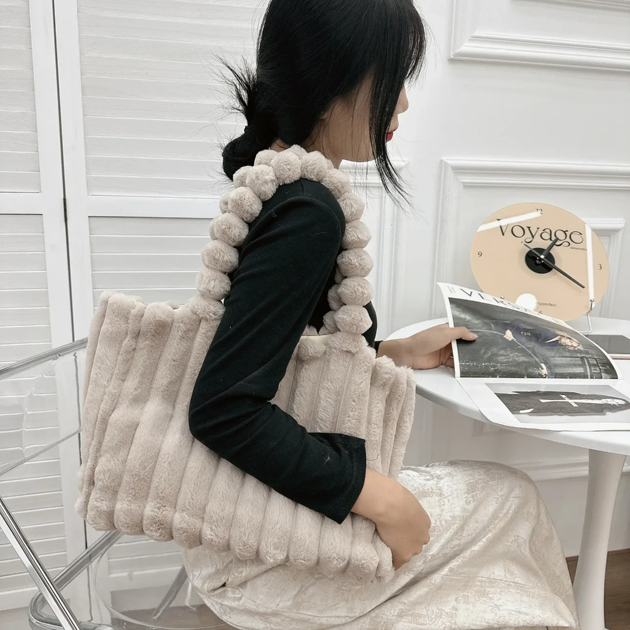 Autumn Winter Plush Fleece Handbag Women's Retro Trendy Solid Shoulder Bags Large Capacity Tote Bags Girls Ladies Shopper Bag