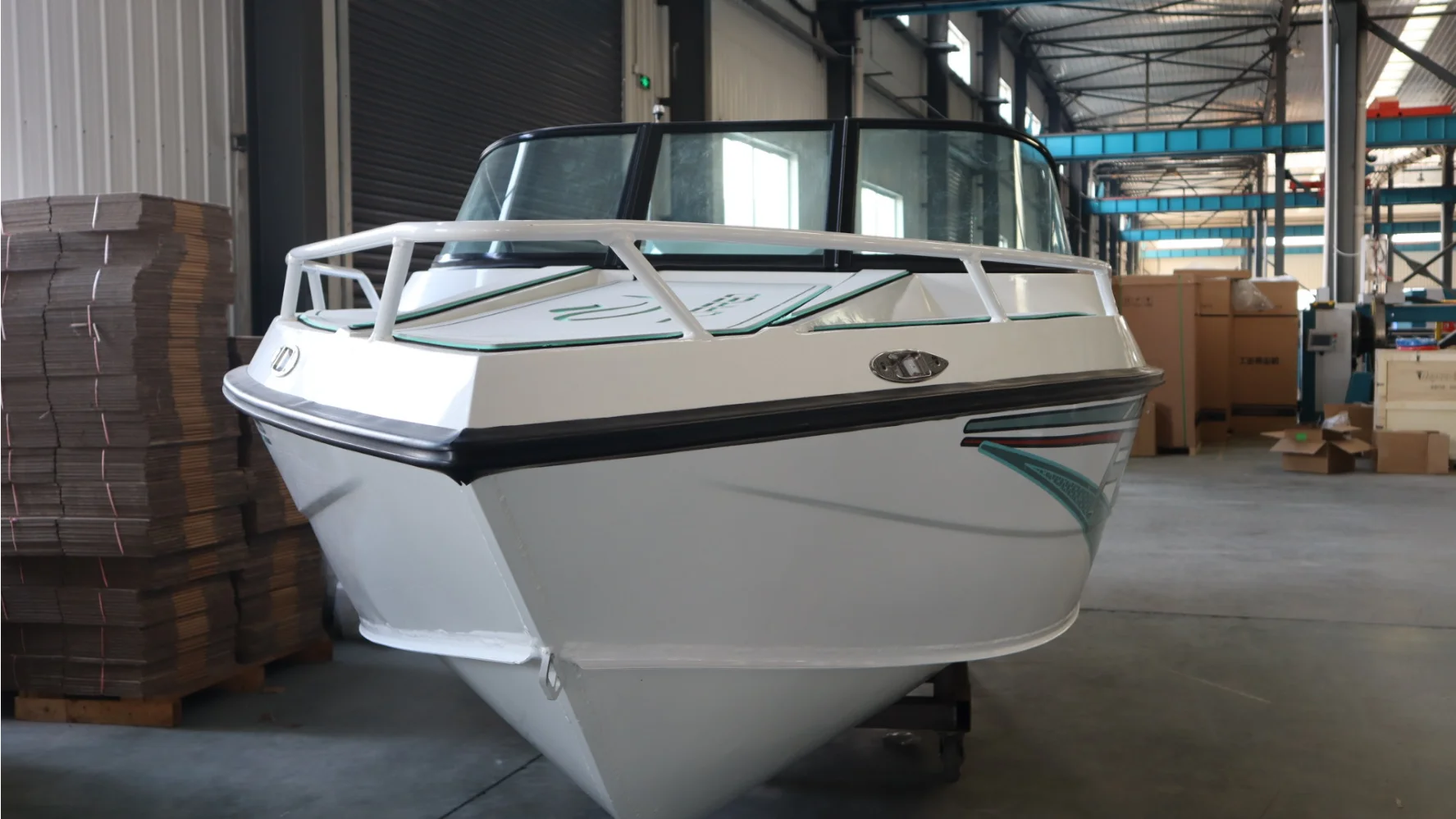 CE Certification Four-Person Luxury Yacht Aluminum Alloy Yacht Impact-Resistant Hull FM550 High Horsepower Customizable Color