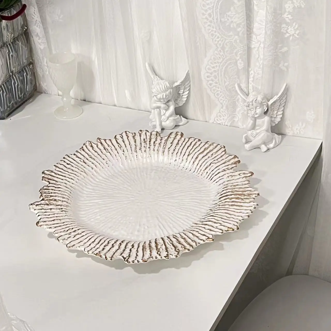 

33cm White high-end wedding banquet tray European style home light luxury decoration tray lace tray exquisite fruit plate 2024