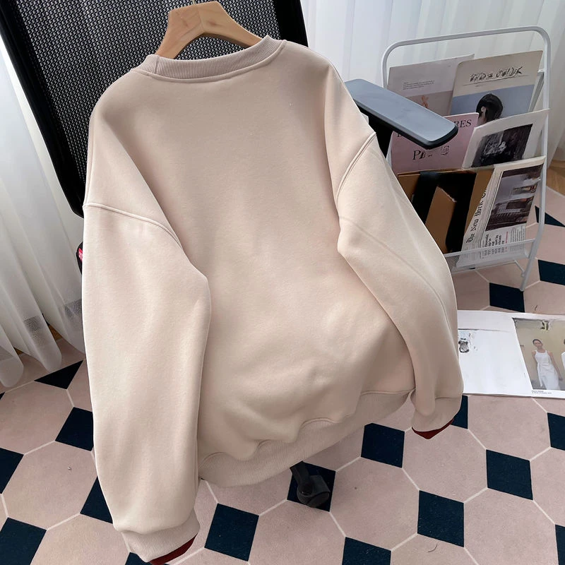 Рисунок 2 - Женская толстовка с Вышивкой Букв EBAIHUI