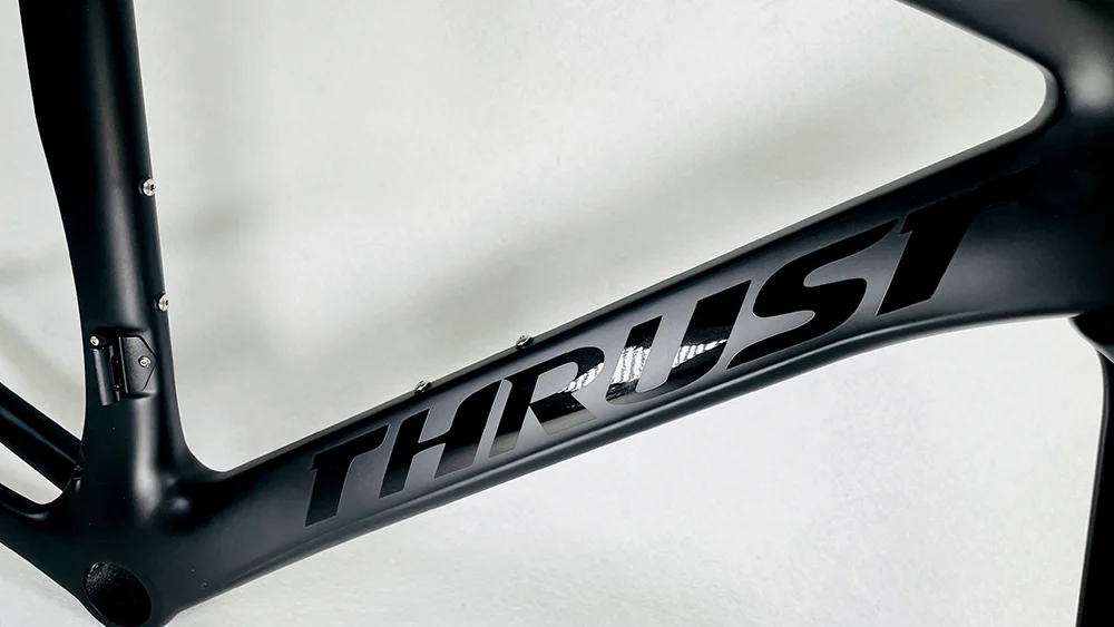 Bicycle Frame Bicycle Parts THRUST-Carbon Road Frame Di2 Mechanical UD Black Surface Headset Seat Post Fork Hanger New Design t1000 carbon speed frame