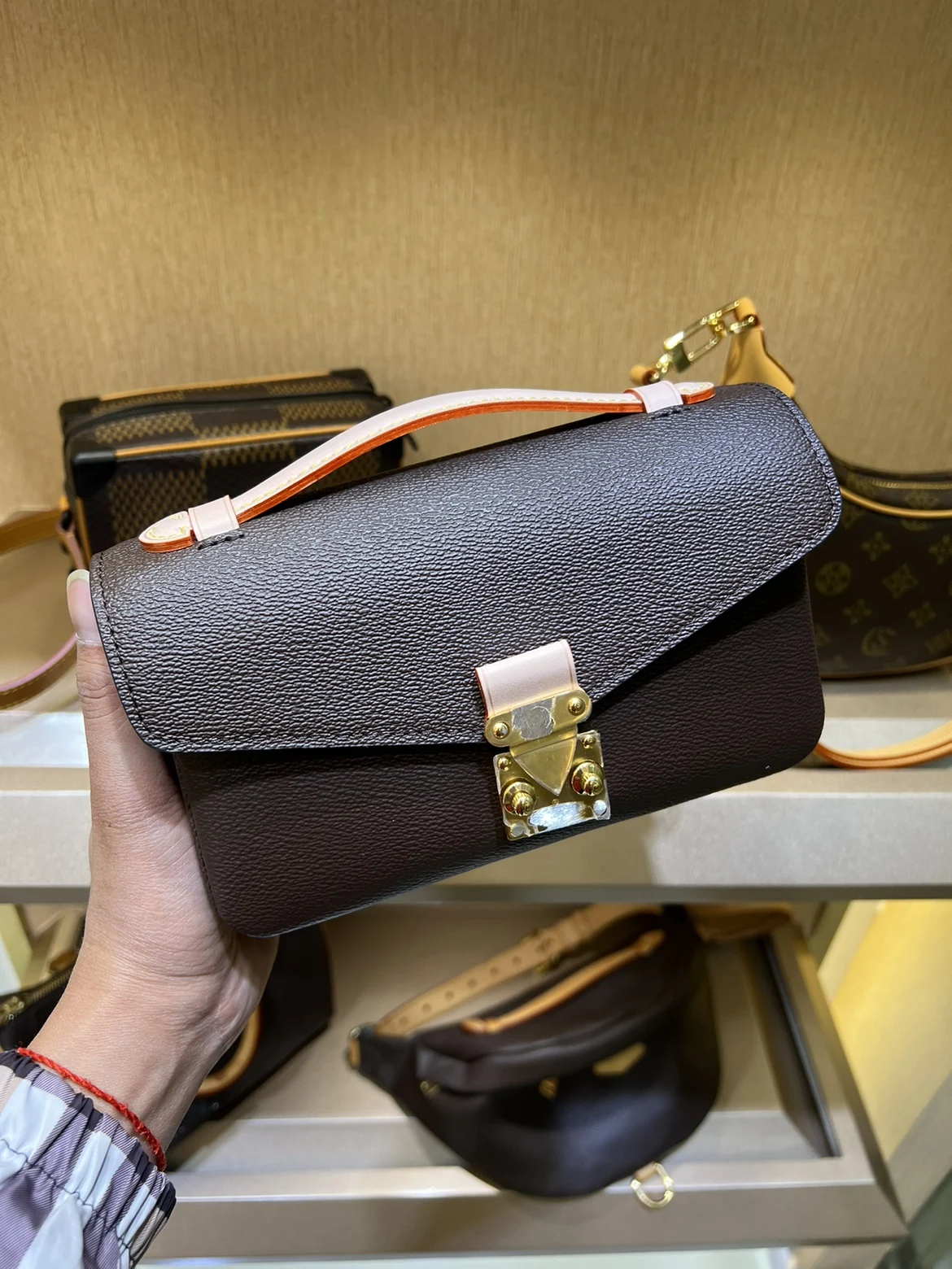 

2023 New One Shoulder Women's Handbag, Postman Bag, Old Flower Small Square Bag, Crossbody Bag, Genuine Leather