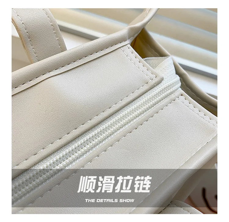 MINISO Sanrio Cartoon Hello Kitty Printed Portable Travel Storage Wash Bag for Women's Fresh Large Capacity Shoulder Bag