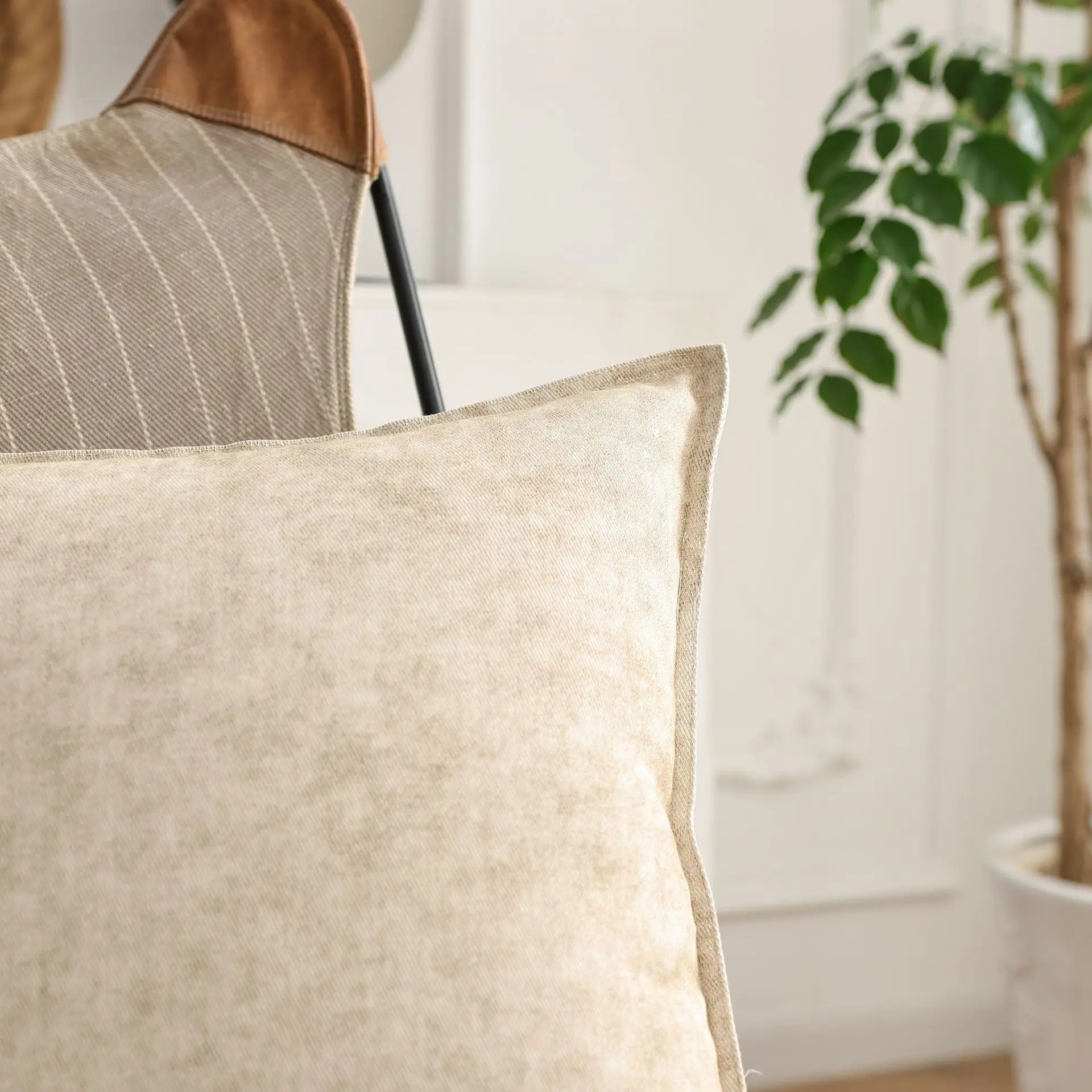 Nordische Minimalistische Denim-Patchwork Kissenbezüge Luxuriöses Karomuster Einfarbige Chenille Dekorative Kissenhüllen für Sofa und Bett – Detail 12
