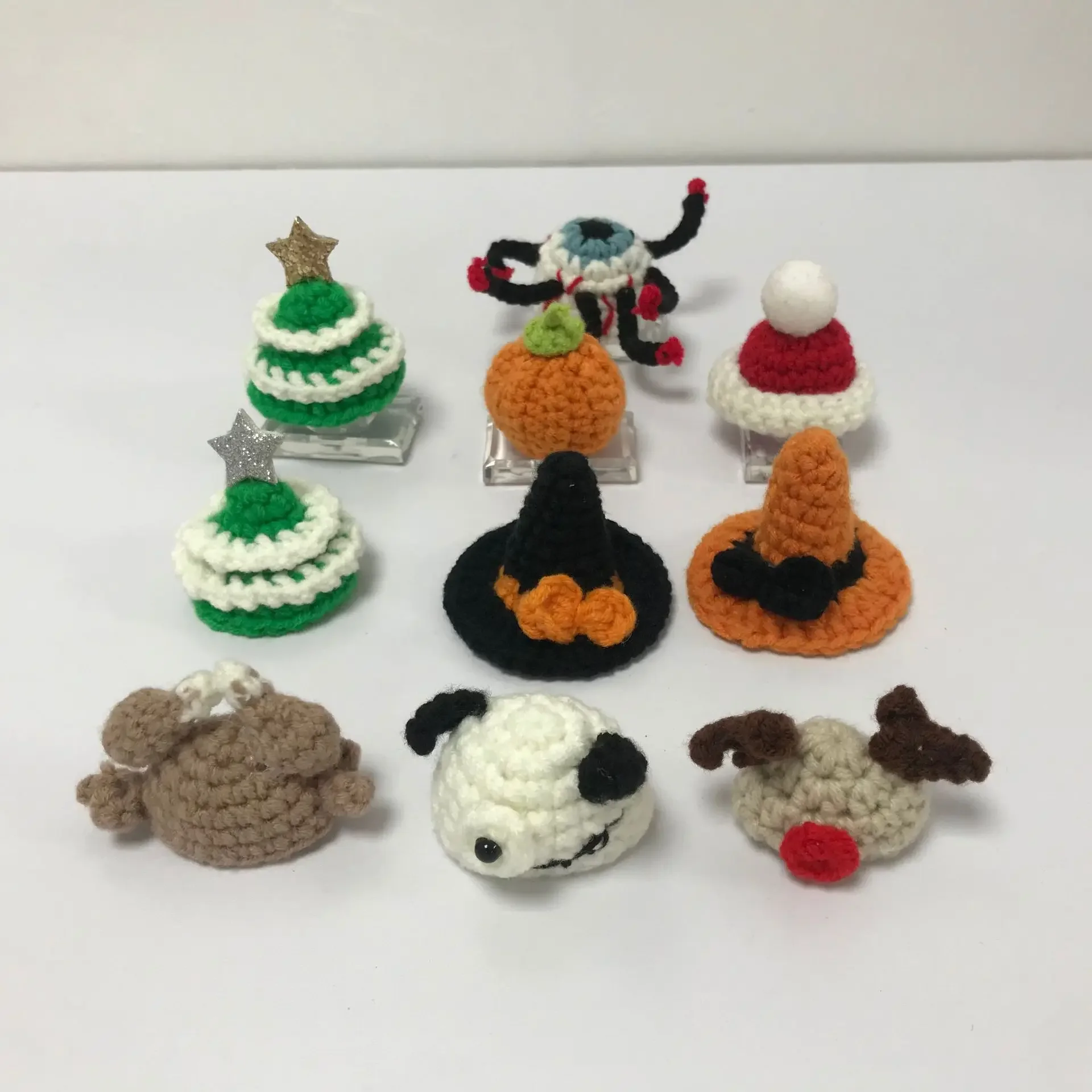 DIY Handmade Crochet Mini Christmas Theme Little Pet Festive Dress Up Hat Like Little Hamster