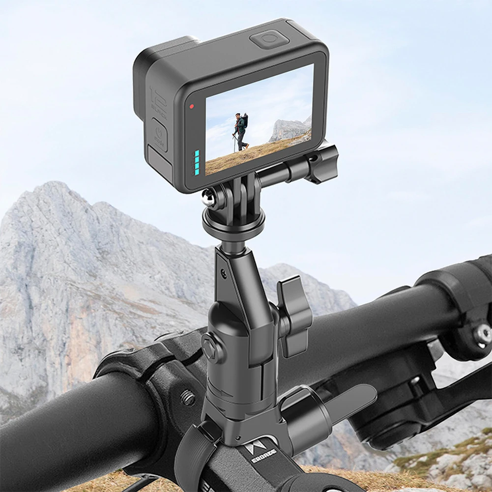 Caméra Insta360 X3 installée sur le support rotatif 360° anti-vibration, prête à filmer en action.