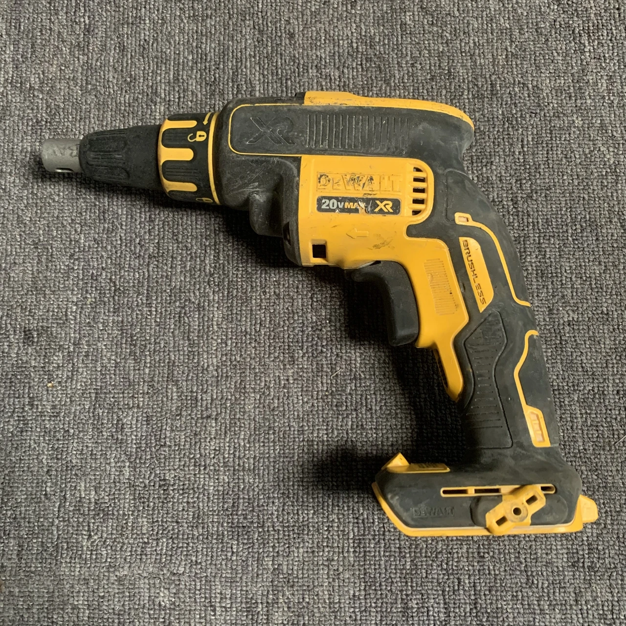 DEWALT DCF620 20V 20 Volt MAX XR Brushless Drywall Screwgun Screwdriver bare machine   second-hand professional nail drill machine wireless rechargeable electric screwdriver domestic multifunctional brushless hardware tools bag