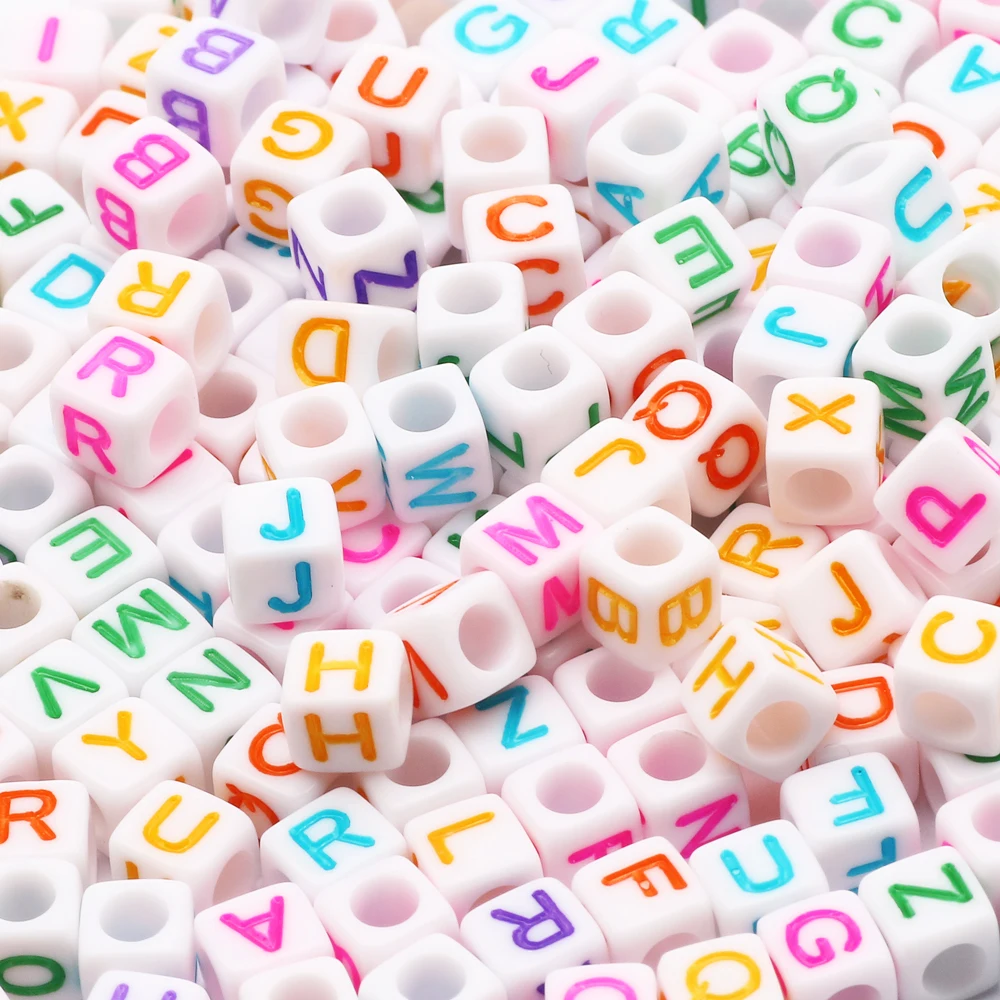 100 stücke 6mm Schwarz Gold Farbe Quadratischen Buchstaben Perlen Zufällig Gemischt Alphabet Acryl Lose Perlen Für DIY Schmuck Machen handwerk – Detail 1
