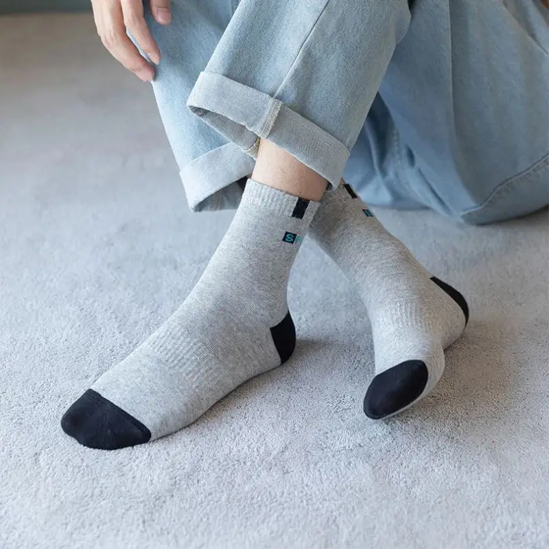 Cotton Sock 5 Pairs for Men Sport Breathable Soft Letter Fashion Sneakers High Elastic Middle Tube Stocking Towel Sox Summer