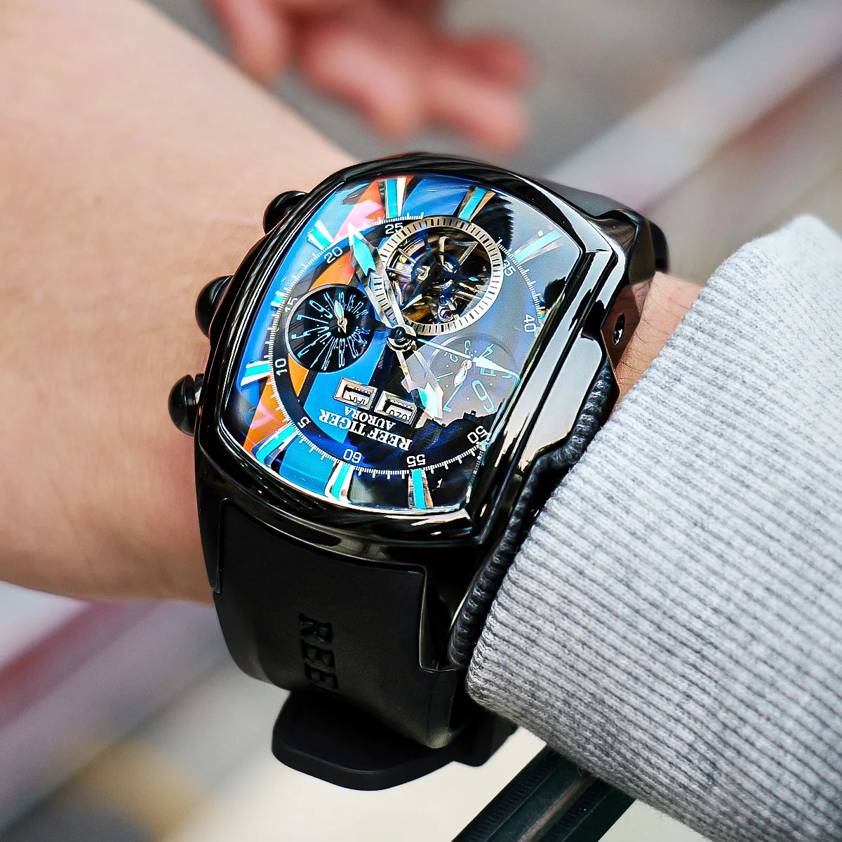 Reef Tiger AURORA メンズ腕時計 ブラック×ブルー Affordable Reef Tiger Aurora Tank Racing Best Black PVD