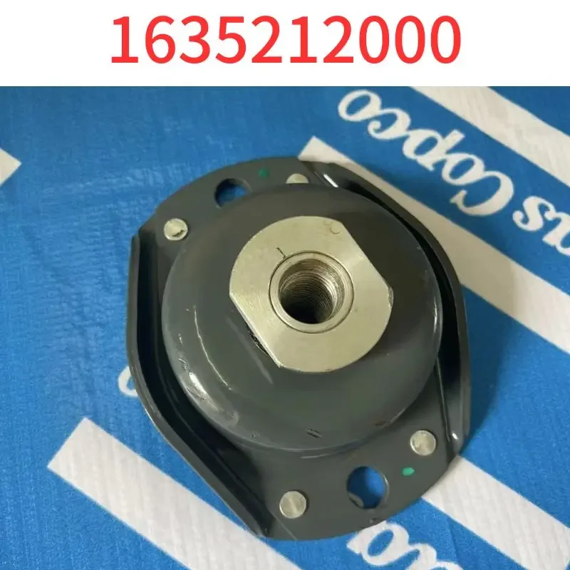

Амортизатор подержанного двигателя 1635212000