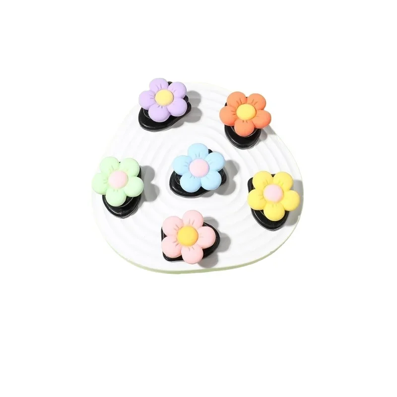 1pc Cute Daisy Adhesive Hooks No Drilling Hooks Door Wall Hooks Hangers for Kitchen Bathroom Home Storage Organization Gadgets 6