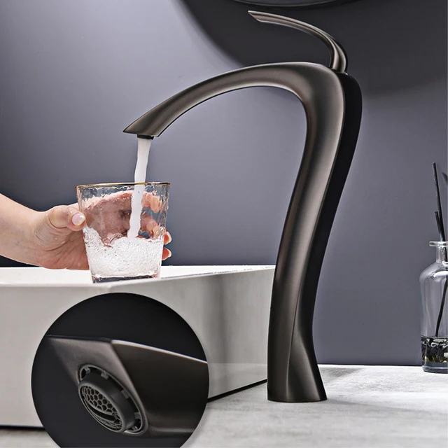 Chrome ทองเหลืองหรูหราห้องน้ํา Vanity ก๊อกน้ําโมเดิร์นดาดฟ้าติดตั้งอ่างล้างหน้าพร้อม Anti-Leak วาล์วเซรามิคร้อน/เย็นควบคุม 4