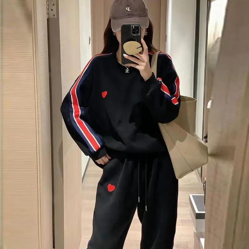 Embroidered Love Sports Set for Women 2024 Spring and Autumn Fashion Age Reducing Casual Loose Two Piece Set
