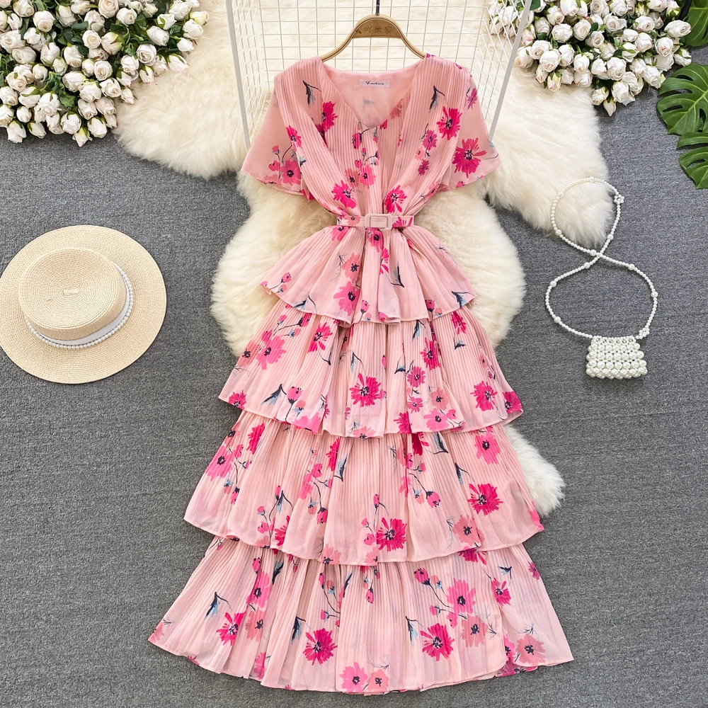 

Женское платье с коротким рукавом, V-образным вырезом и цветочным принтом