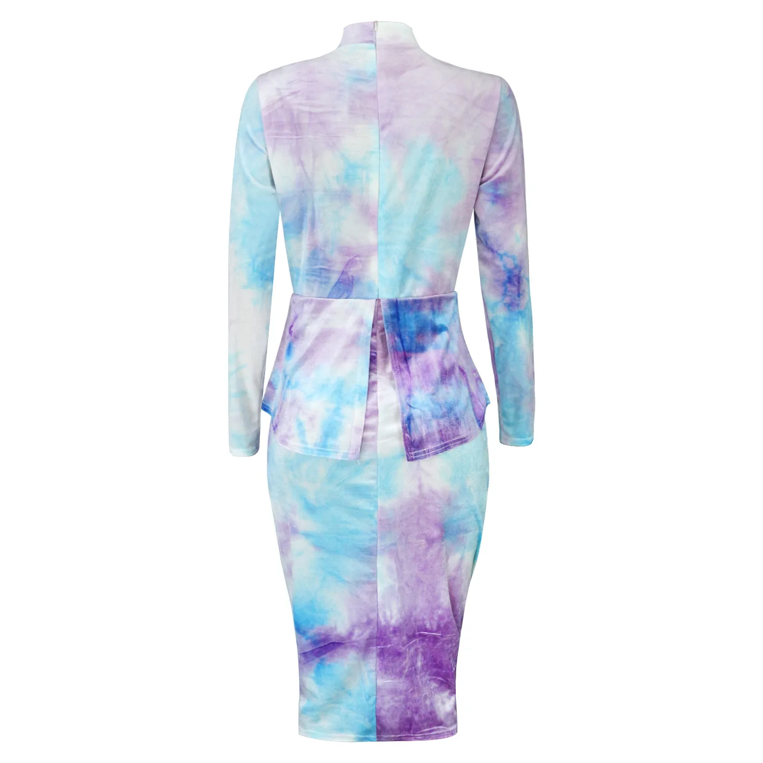 Рисунок 6 - Женское платье с длинным рукавом и бантом