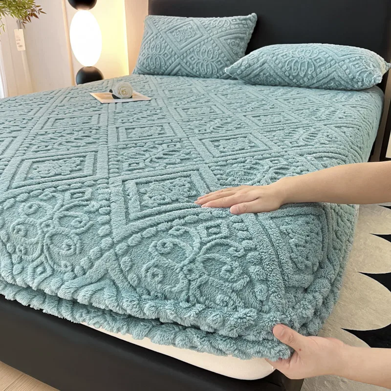 1pc Jacquard Fitted Sheet Embossed Velvet Mattress Cover Soft Winter Warmth Bedlinen European Home Mattress Protector Bed Cover 6