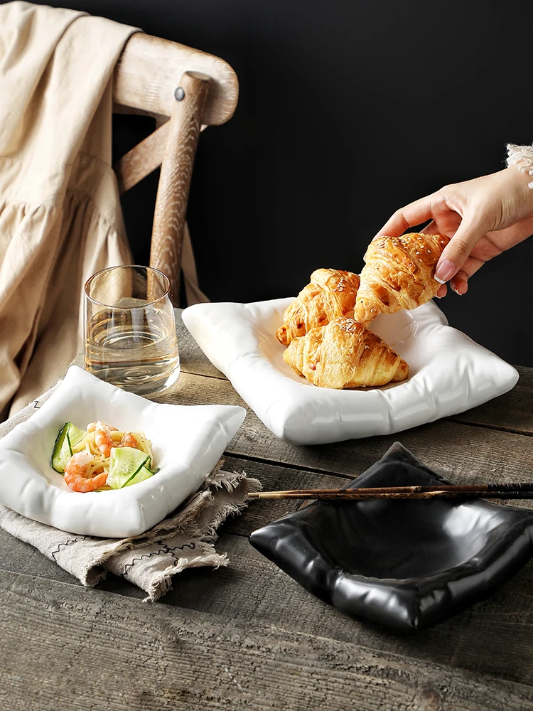 クリエイティブな枕の形をしたセラミックサラダプレート,食器