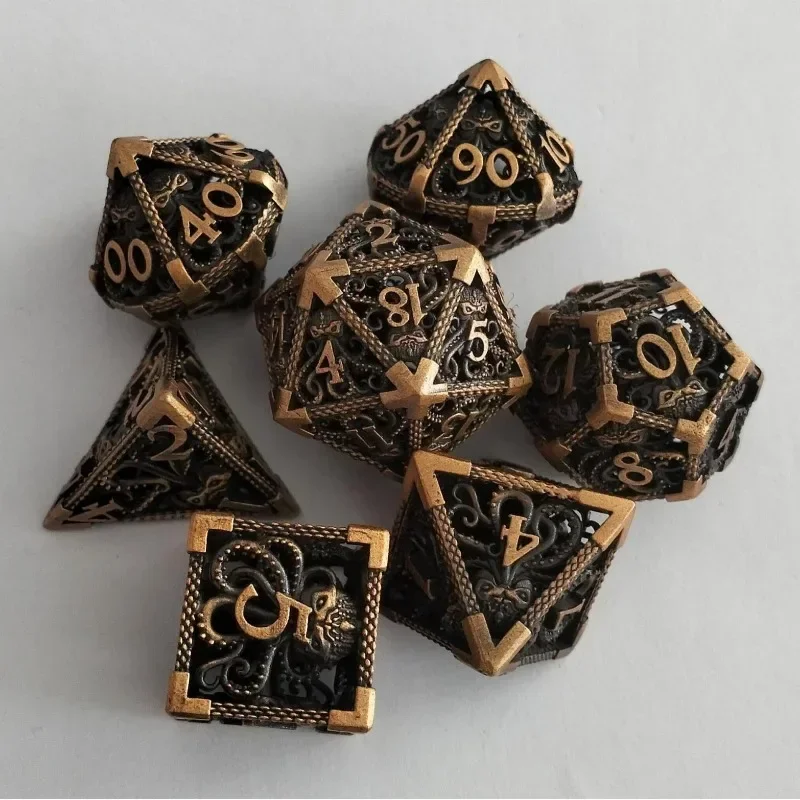 Hollow Metal Dice Set for DND RPG Dragon Engraved Polyhedral Board Game Accessories 7 Pieces Dungeon Master Collector Gift