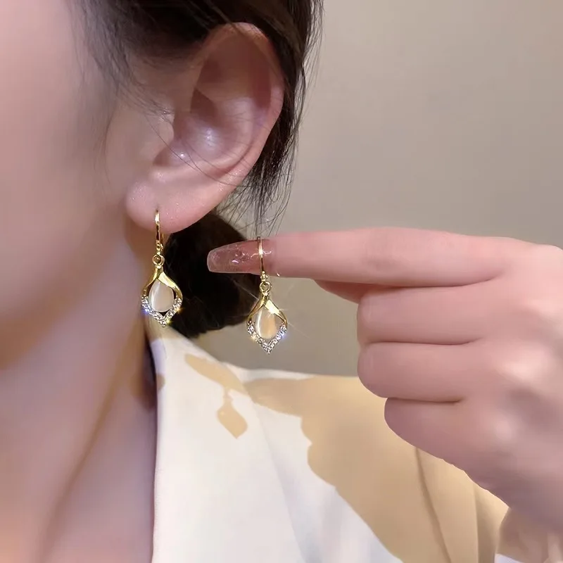 Korean Fashion Angel Eye Earrings for Women Temperament 2022 New Trendy Cute Niche Opal Earring Jewelry