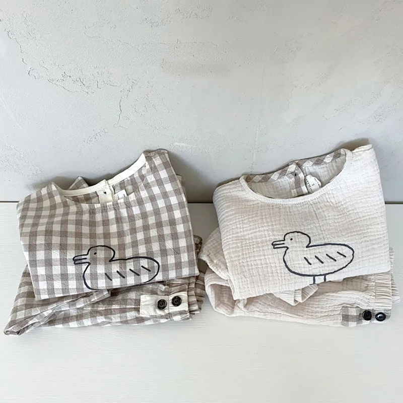 2022 New Baby Cotton Linen Clothes Set Plaid Cartoon Casual Tops + Pants 2pcs Baby Set Cute Boy Girls Comfortable Infant Outfits Baby Clothing Set discount