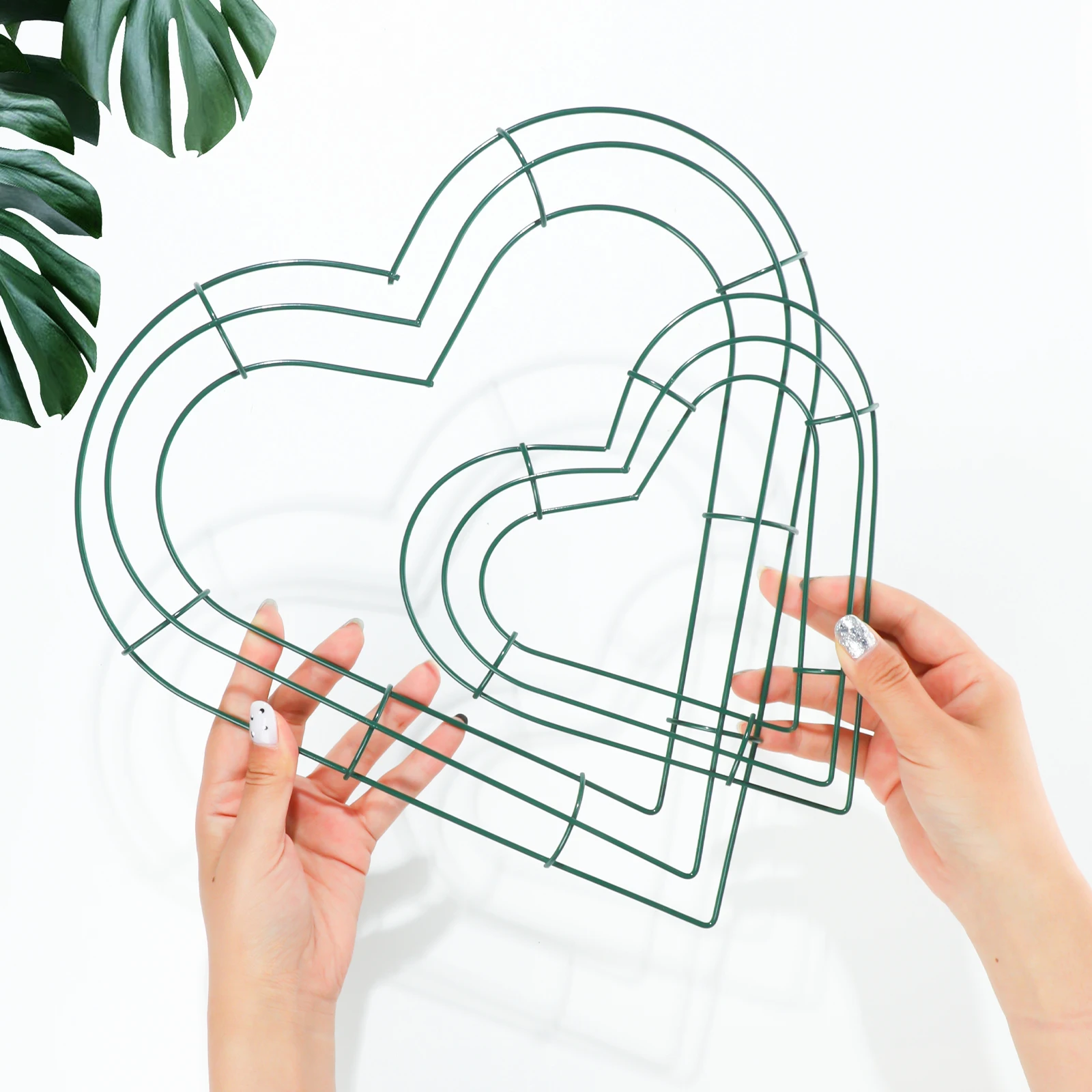 Heart Shaped Metal Wreath Iron Wreath for Flower Arrangement Christmas DIY Home Valentine's Day Wedding Decoration