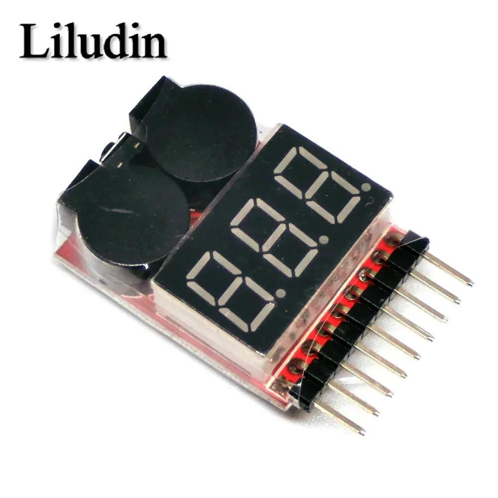 Gros plan sur le testeur de tension Lipo 1S-8S, câbles et connecteurs visibles, alarme basse tension activée