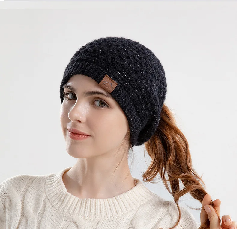 Cappello lavorato a maglia allentato e caldo con coda di cavallo da donna nuova con berretto in tinta unita con foro, protezione per le orecchie comoda per la casa all'aperto_voghion.com