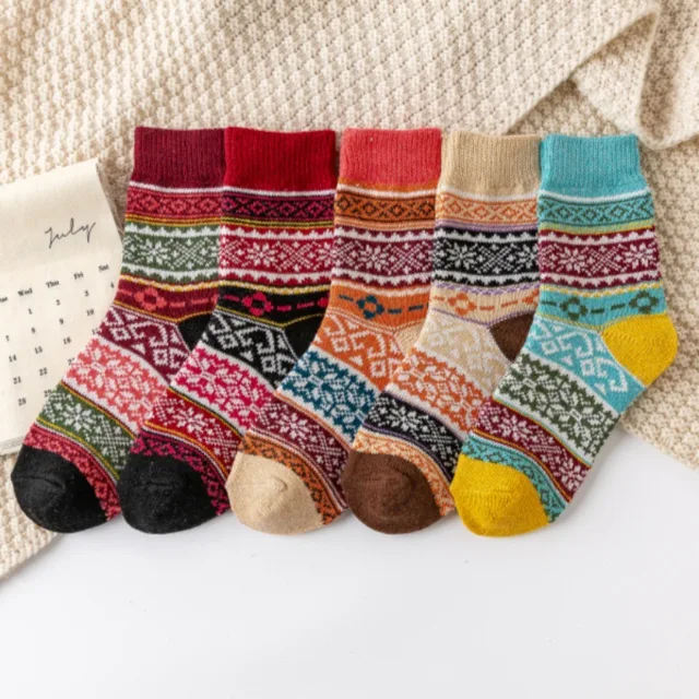 5 Pairs New Fashion Autumn and Winter Cute Colorful Women Warm Rabbit Wool Socks Thicken Cashmere Snow Women Socks 2