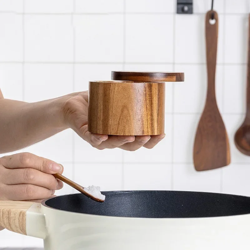Wooden Seasoning Jar Pepper Salt Shaker Seasoning Box Large Capacity Pepper Box with Spoon Magnetic Rotating Lid Kitchen Storage salt shaker spices bottle salt pepper shakers seasoning jar