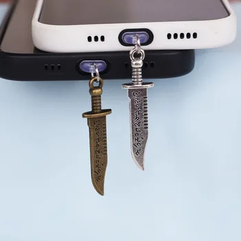 Tappo Antipolvere per Telefono Cellulare con Ciondolo Retrò, Accessori Decorativi per iPhone, Tappo Antipolvere per Porta Type-C con Cordino Anti-Smarrimento, Regalo Unico