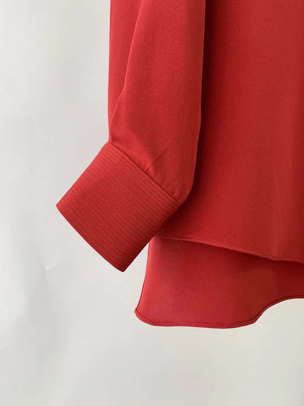 Рисунок 3 - Женские летние шелковые блузки