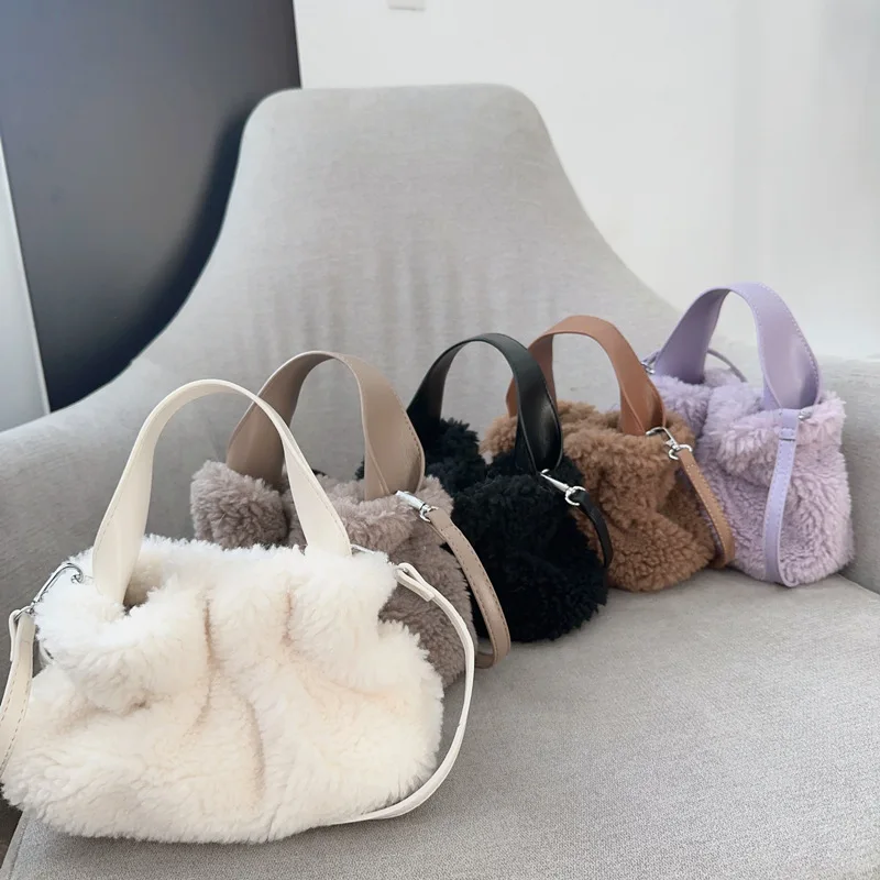 

Ruched Lambswool Cloud Bag Winter Soft Warm Women's Handbags Drawstring Faux Fur Bags for Women Plush Shoulder Crossbody Bags