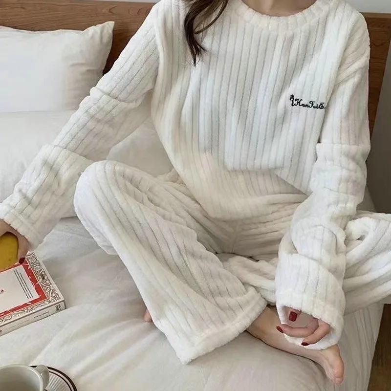 Flannel Pajamas Set Women Winter Warm Single Breasted Pyjamas Long Sleeve Trousers O-Neck Collar Sweet Elegant Thicker Pijama