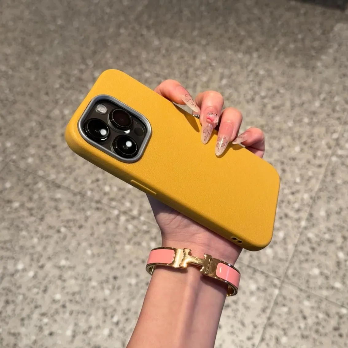 Luxury Leather Texture Soft Silicone Case with Retro Metal Camera Ring Cover