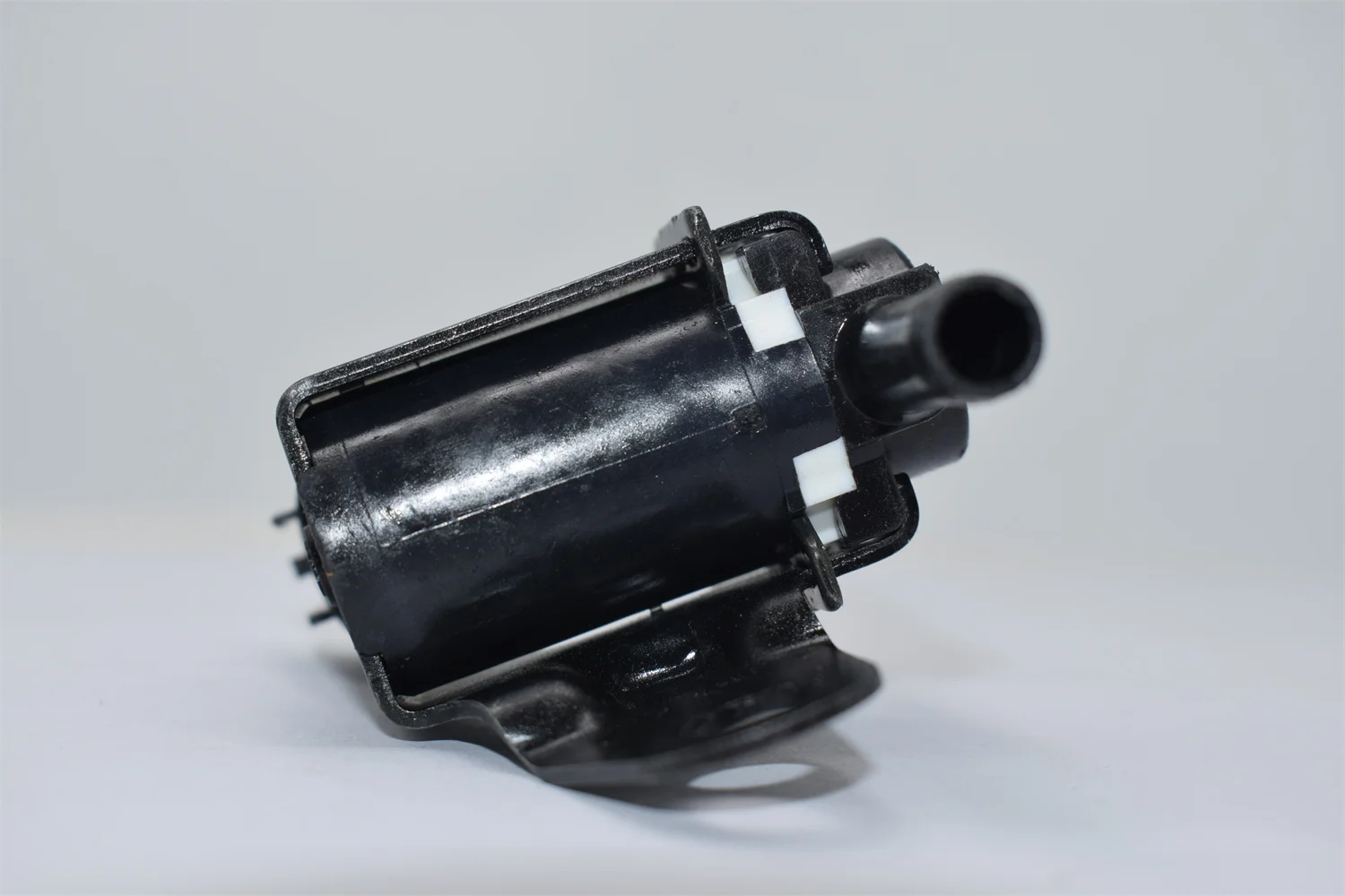 EVAP Purge Valve Solenoid ZJ01-18-741 ZJ0118741 ZJ01 For