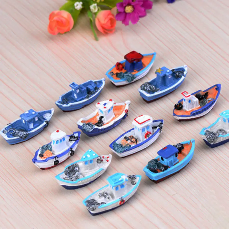 Miniature Mini Boat Model Fishing Ship Toy DIY Craft Home Tabletop  Decoration Garden Swimming Pool Ornamentation At Random Color