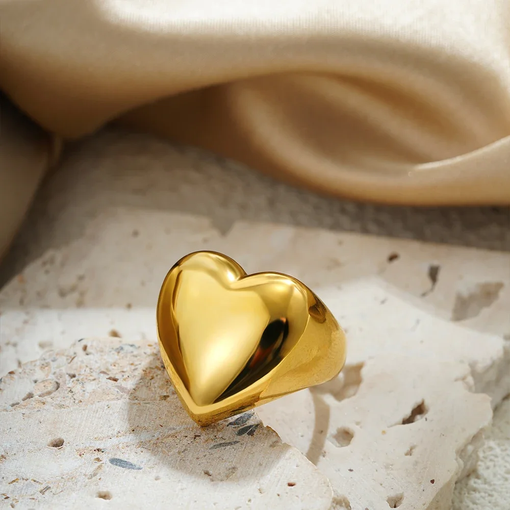 Chunky Love Heart Rings for Women Polished 18K Gold Plated Waterproof Non Tarnish Geometric Wedding Ring Vintage Jewelry Gifts