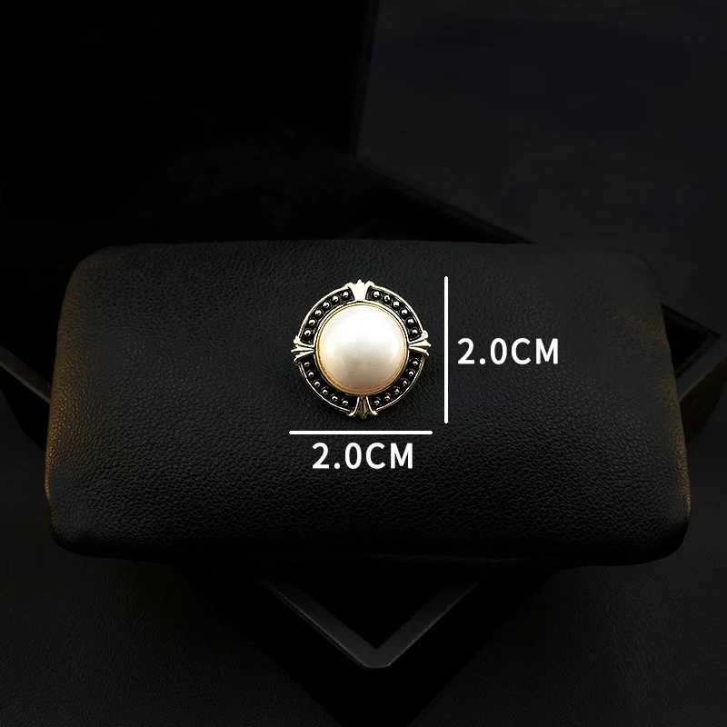 Upscale Retro Small Brooch Exquisite Women's Fixed Collar Pins Simple Versatile Design Sense Neckline Accessories Pearl Jewelry