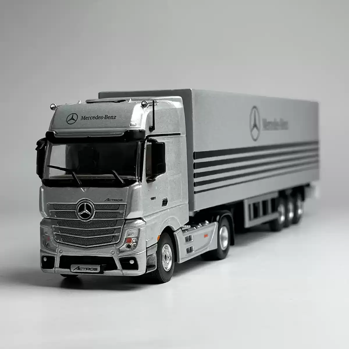 Diecast TimeMicro Perka TM 1:64 Scale Mercedes-Benz Actros Trailer