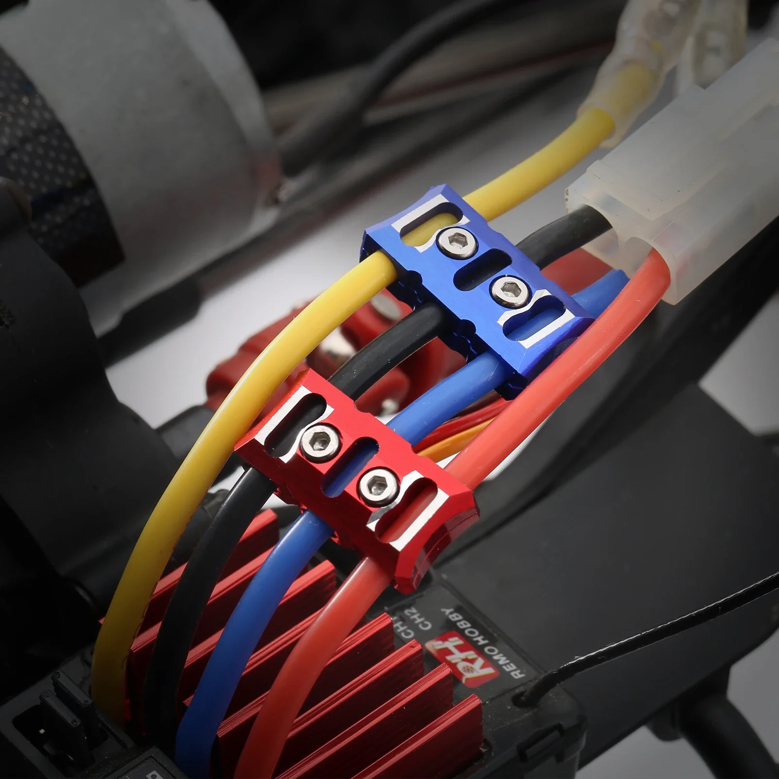 Pince de fixation pour câble moteur ESC en alliage d'aluminium, anti-emmêlement, détail du serrage